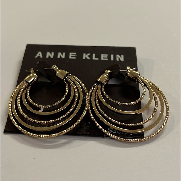 Anne Klein good tone earrings set - Picture 2 of 3